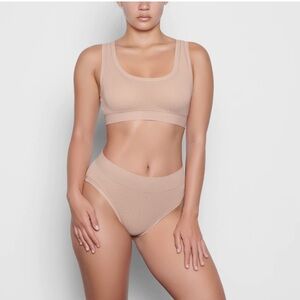 NWT SKIMS HIGH WAISTED MESH CHEEKY BRIEF CLAY XS